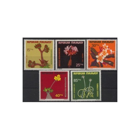Madagaskar - Nr 748 - 52 1975r - Kwiaty