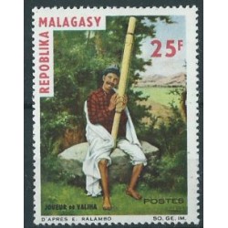 Madagaskar - Nr 538 1965r - Insrumenty muzyczne