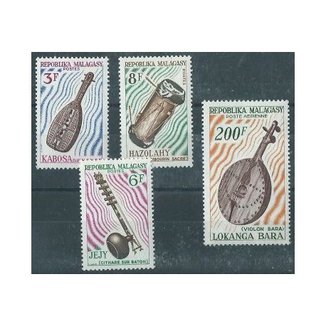 Madagaskar - Nr 528 - 31 1965r - Instrumenty muzyczne