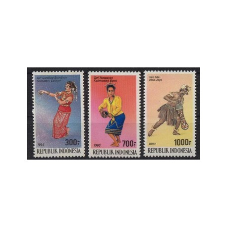 Indonezja - Nr 1498 - 00 1993r - Stroje ludowe